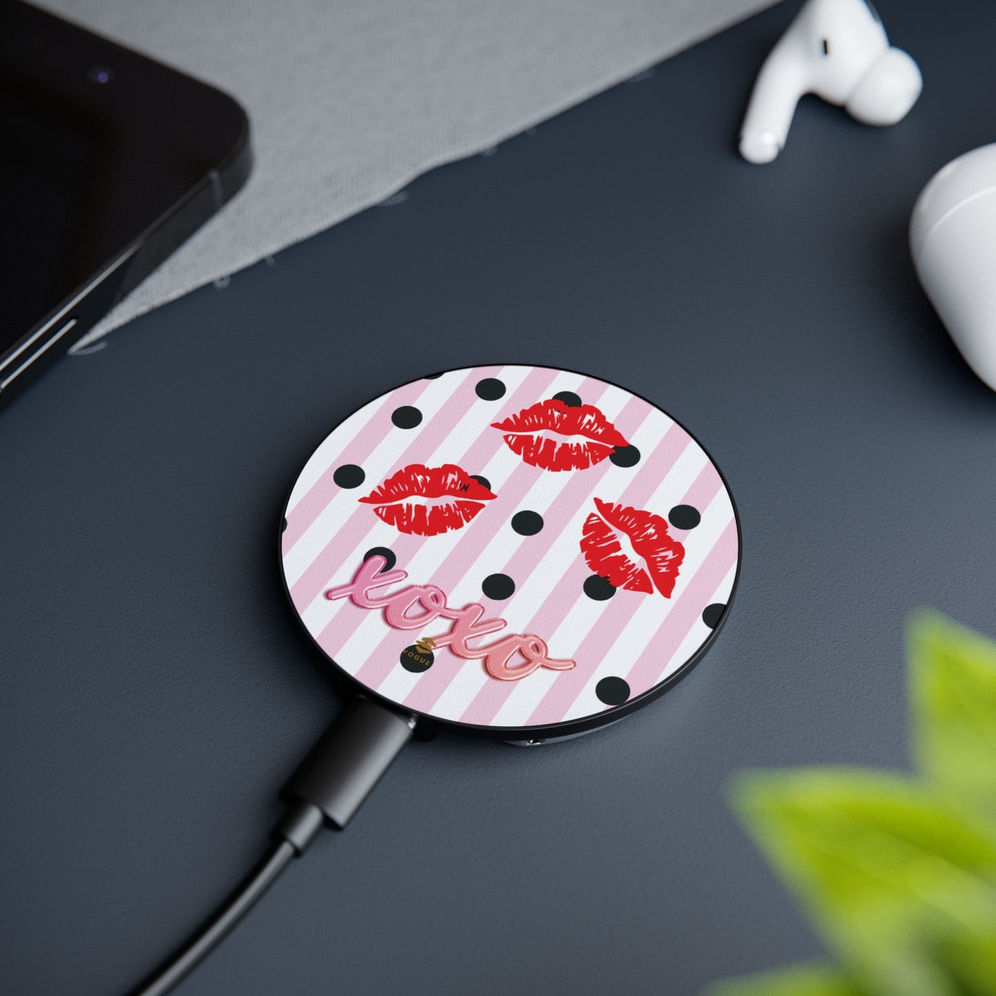 Berry Kiss Induction Charger