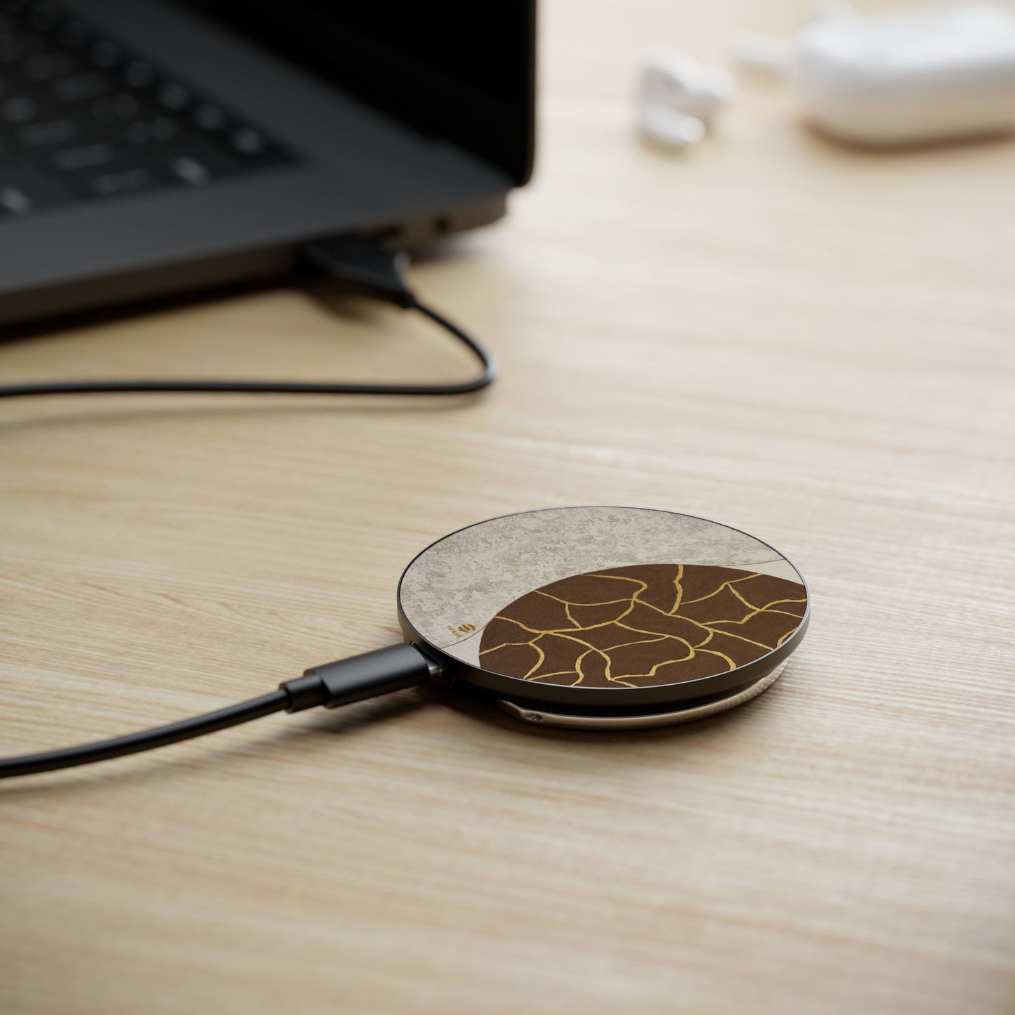 Sandstone Symphony Magnetic Induction Charger