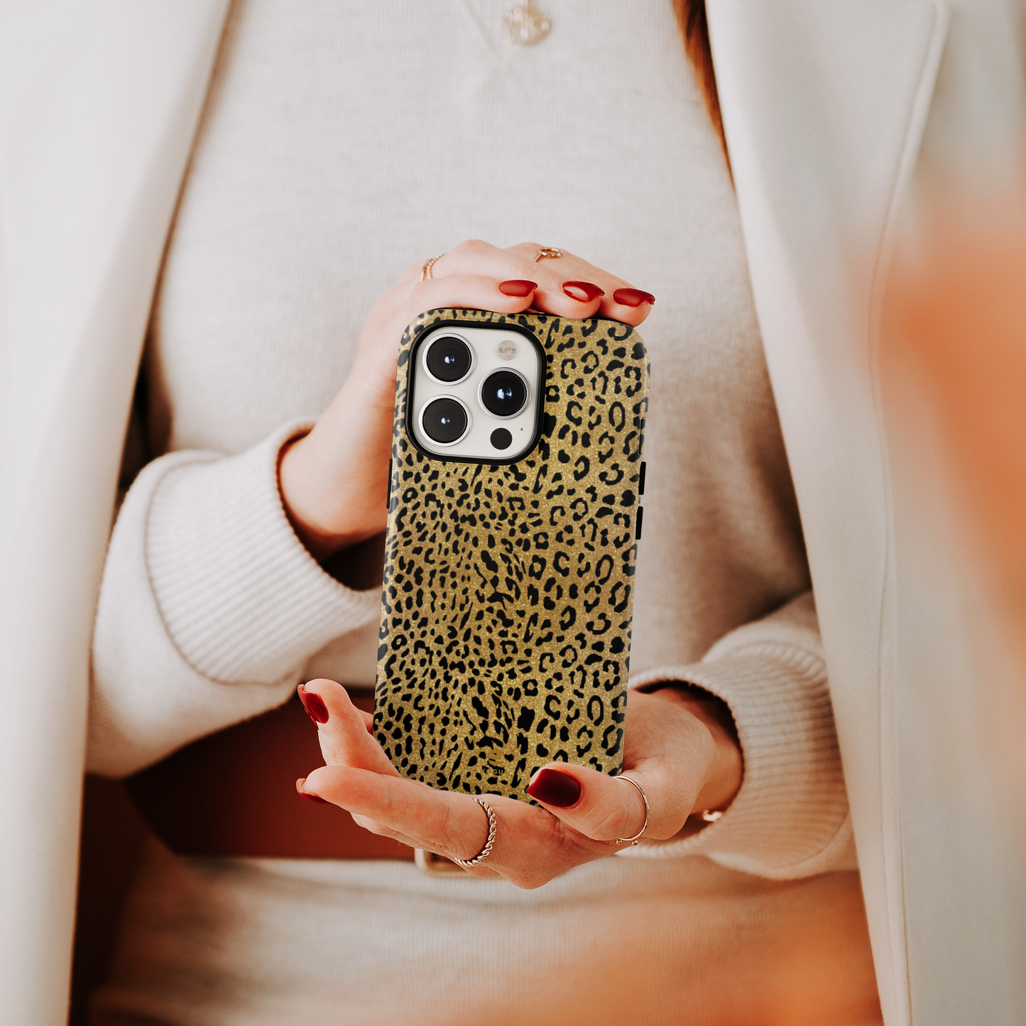 iPhone-Hülle mit goldenem Leopardenmuster